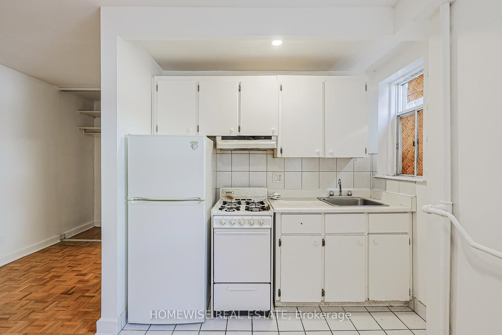 33 Maitland Street, Unit 102 - Photo 3