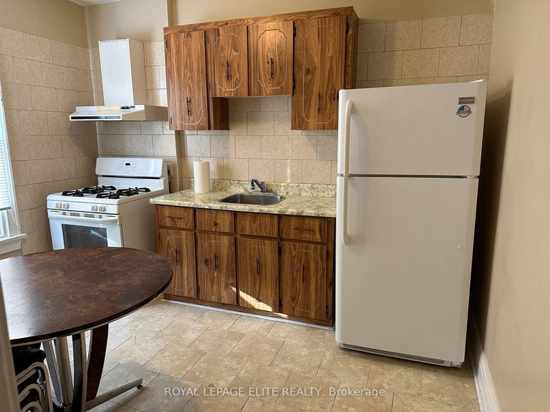 176 Westmount Ave E, Toronto, M6E 3M8 | Image 3