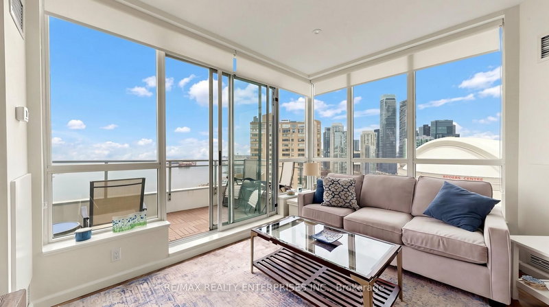 2816 - 230 Queens Quay W, Toronto, M5J 2Y7 | Image 3