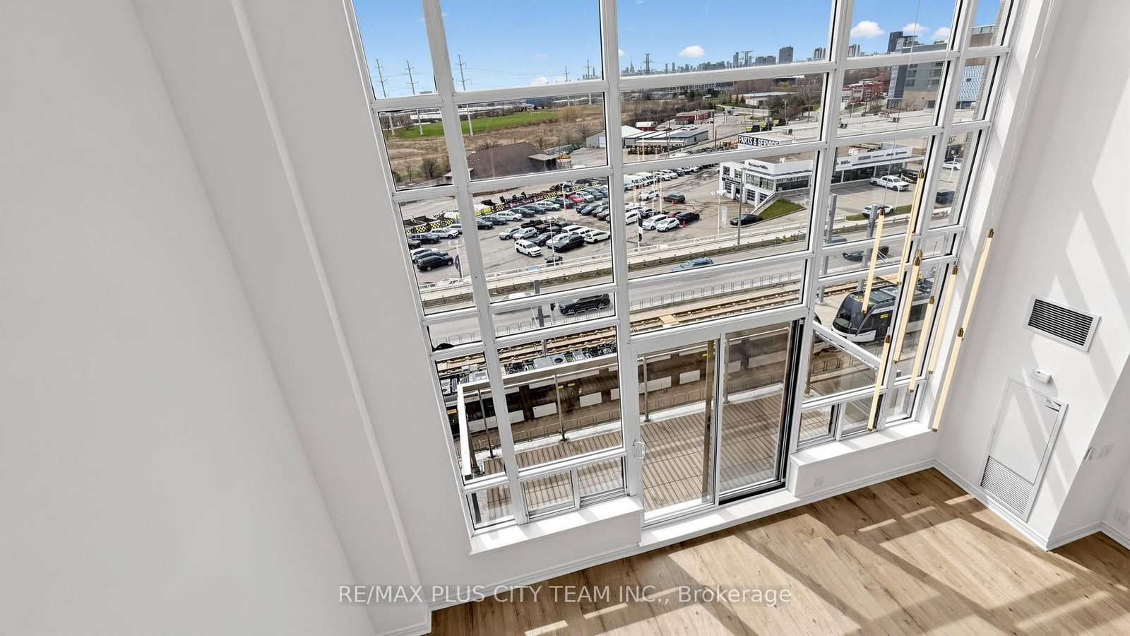 1720 Eglinton Avenue E, Unit 812 - Photo 11