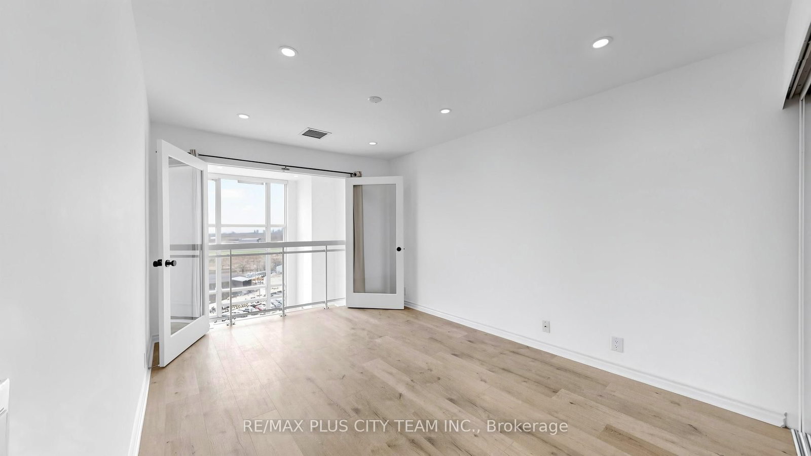 1720 Eglinton Avenue E, Unit 812 - Photo 21