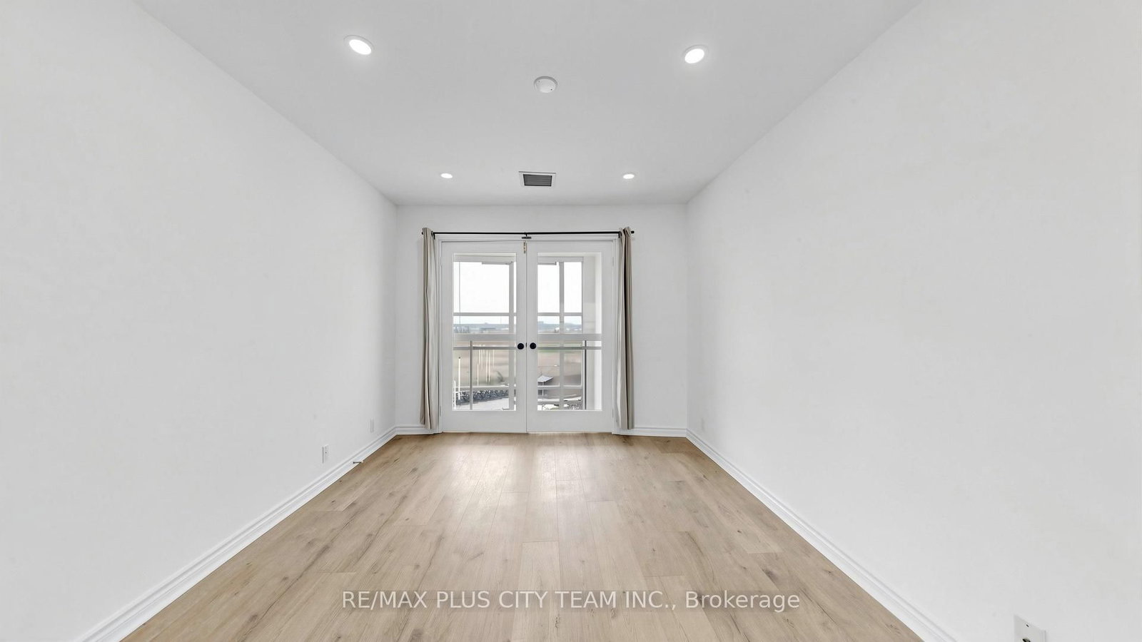 1720 Eglinton Avenue E, Unit 812 - Photo 22