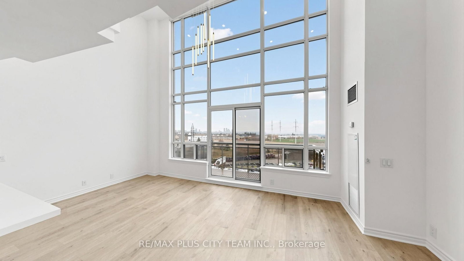 1720 Eglinton Avenue E, Unit 812 - Photo 3