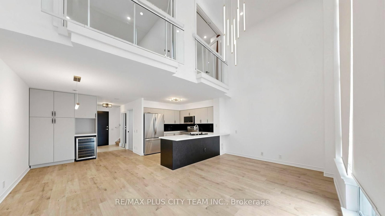 1720 Eglinton Avenue E, Unit 812 - Photo 4