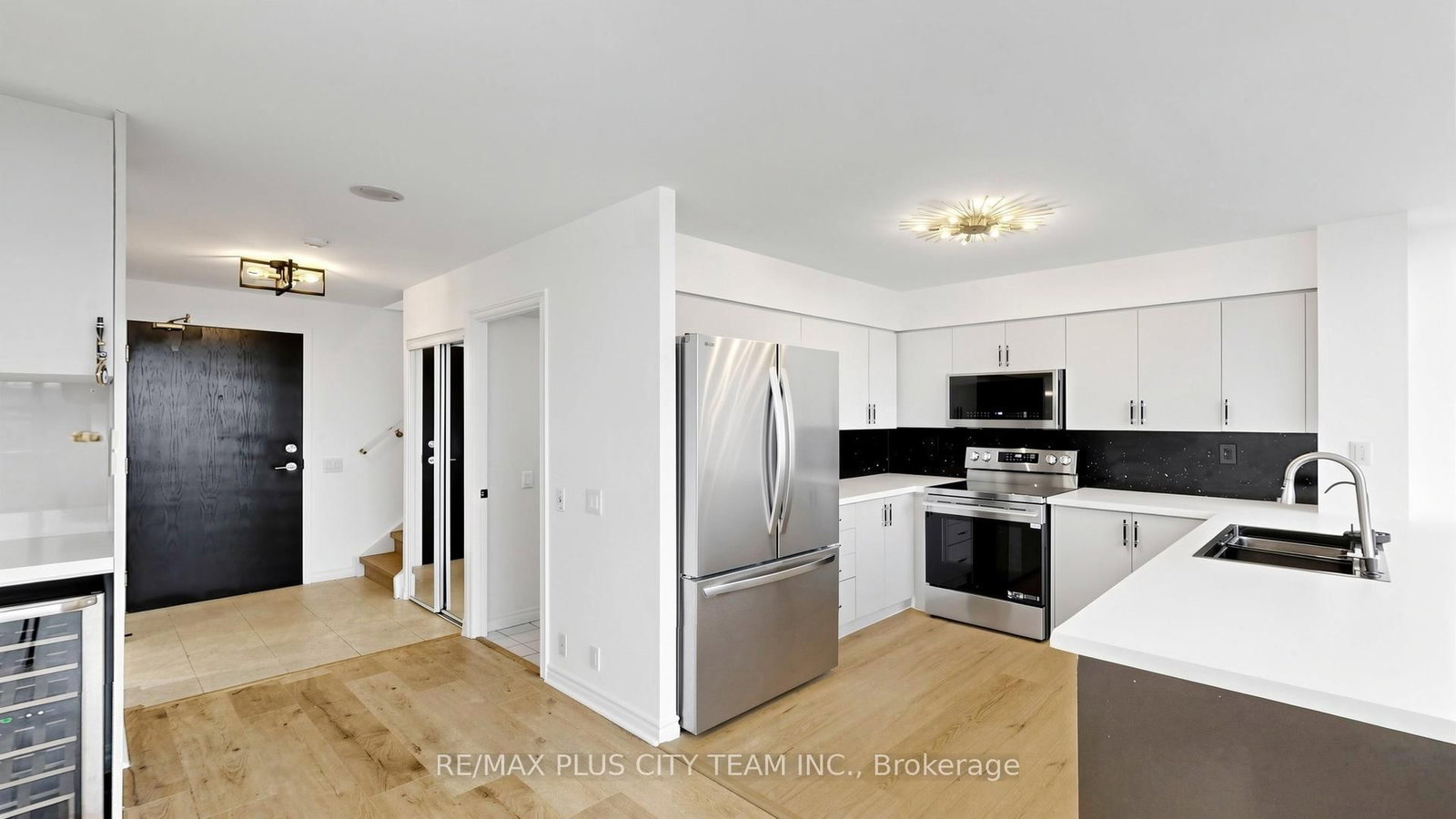 1720 Eglinton Avenue E, Unit 812 - Photo 7