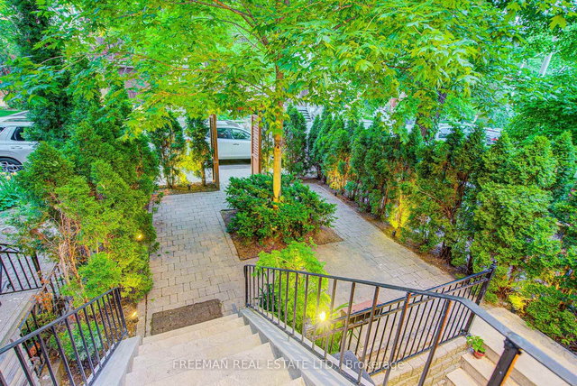 Main&2nd Floor - 916 Manning Avenue