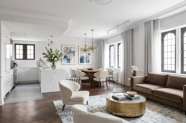 203 - 2 Clarendon Avenue