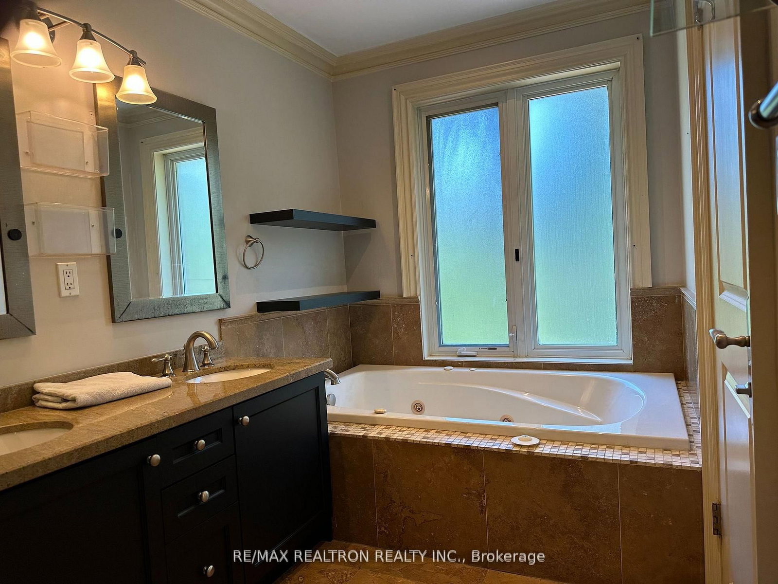 76 Horsham Avenue - Photo 20