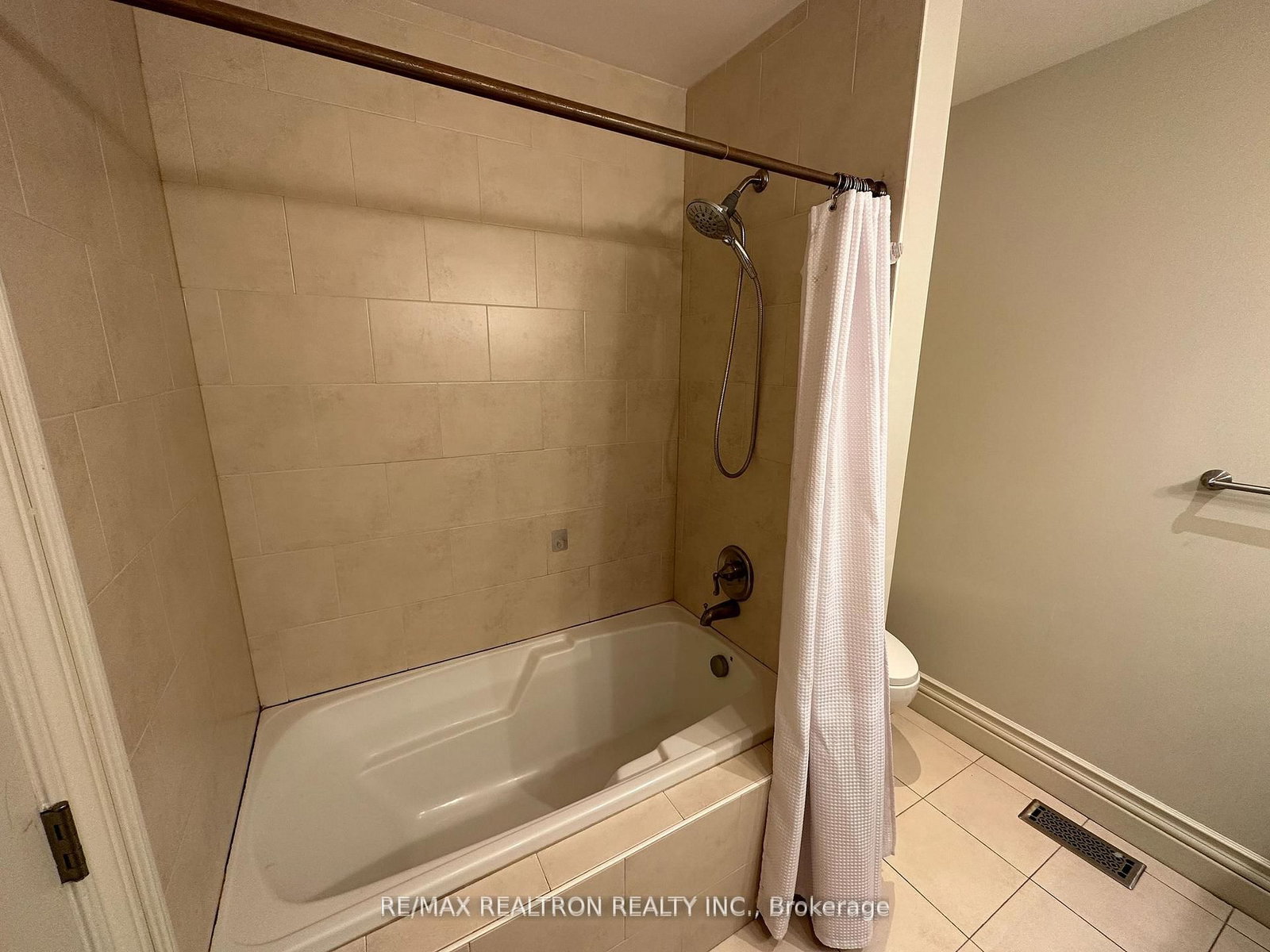 76 Horsham Avenue - Photo 22