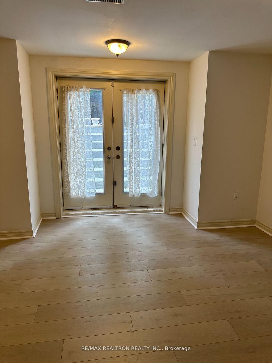 76 Horsham Avenue - Photo 33