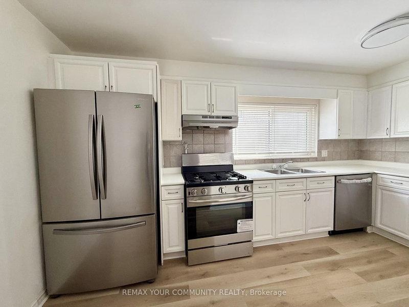 Upper - 17 Regatta Cres, Toronto, M2R 2X7 | Image 3