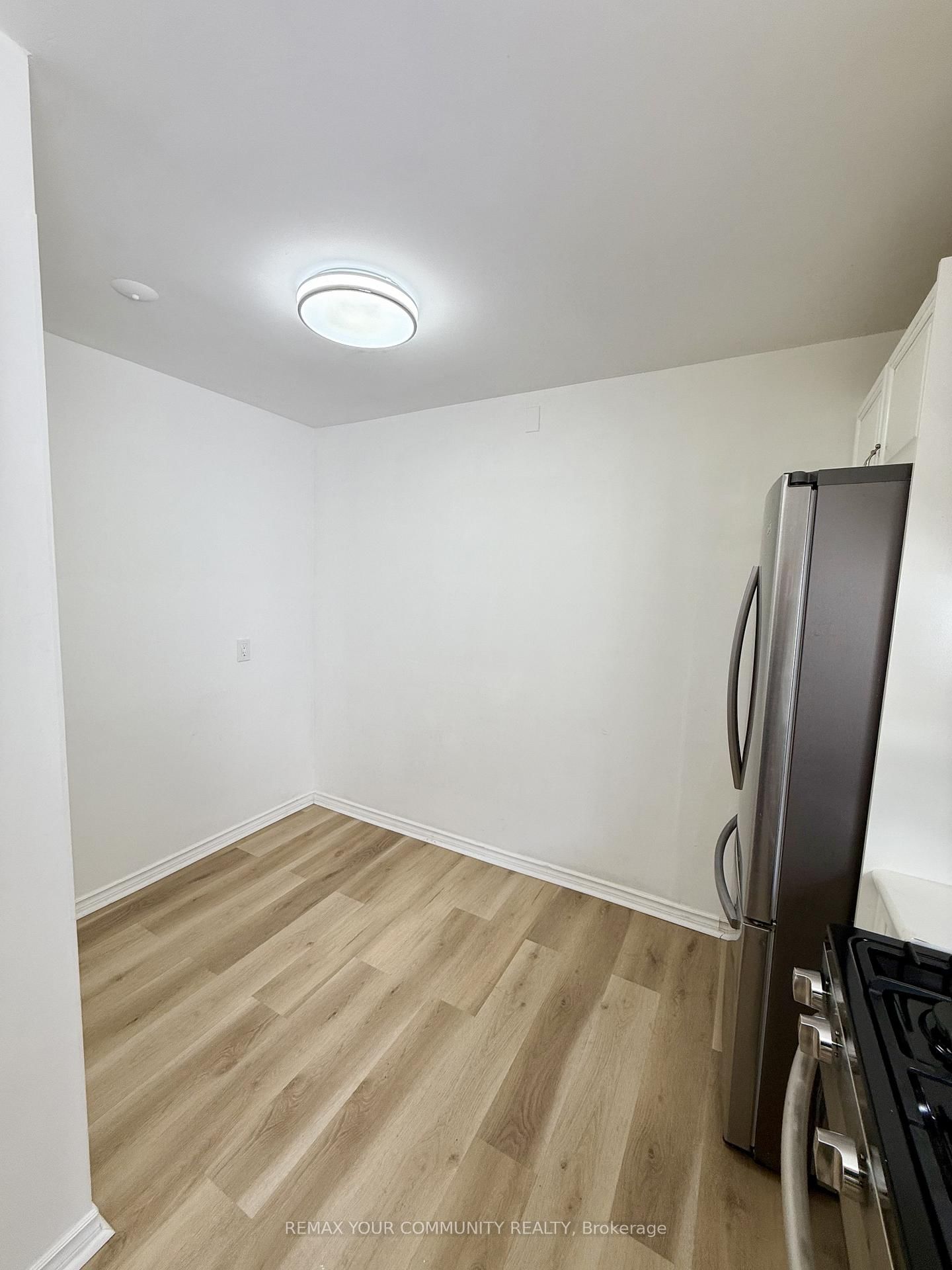 17 Regatta Crescent, Unit Upper - Photo 5