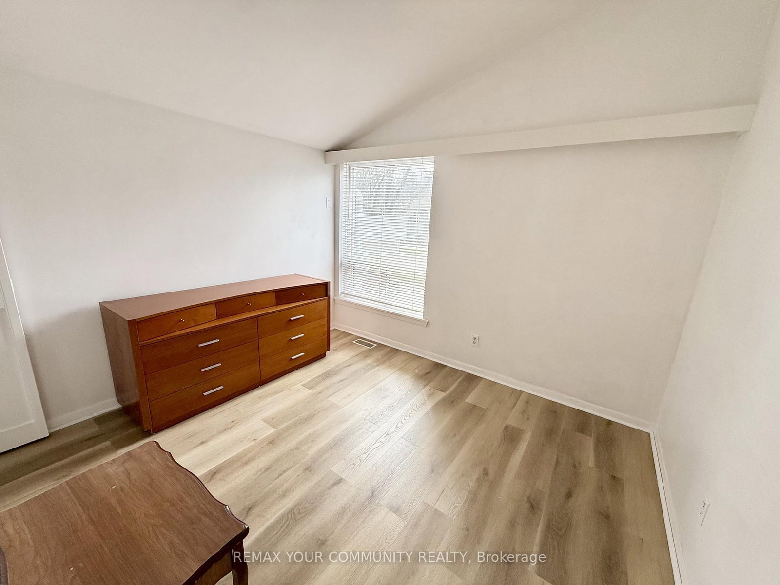 17 Regatta Crescent, Unit Upper - Photo 9