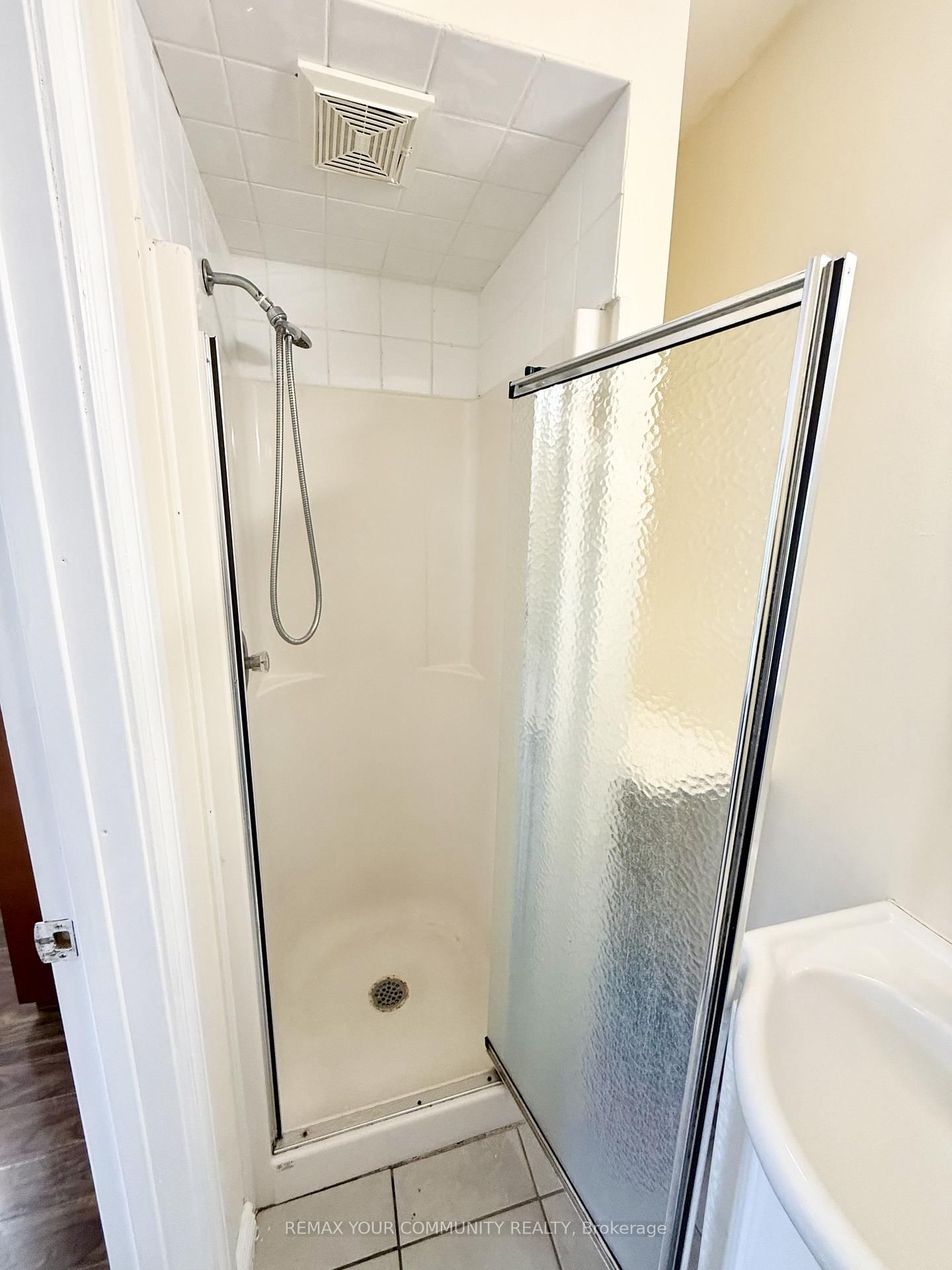 17 Regatta Crescent, Unit Back Unit - Photo 10