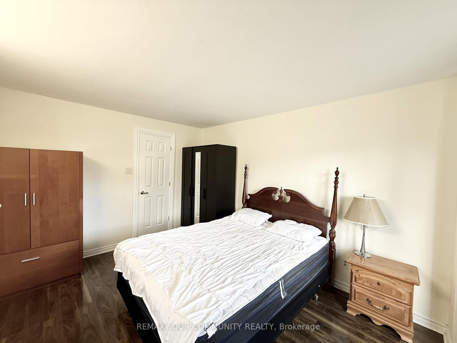 17 Regatta Crescent, Unit Back Unit - Photo 6