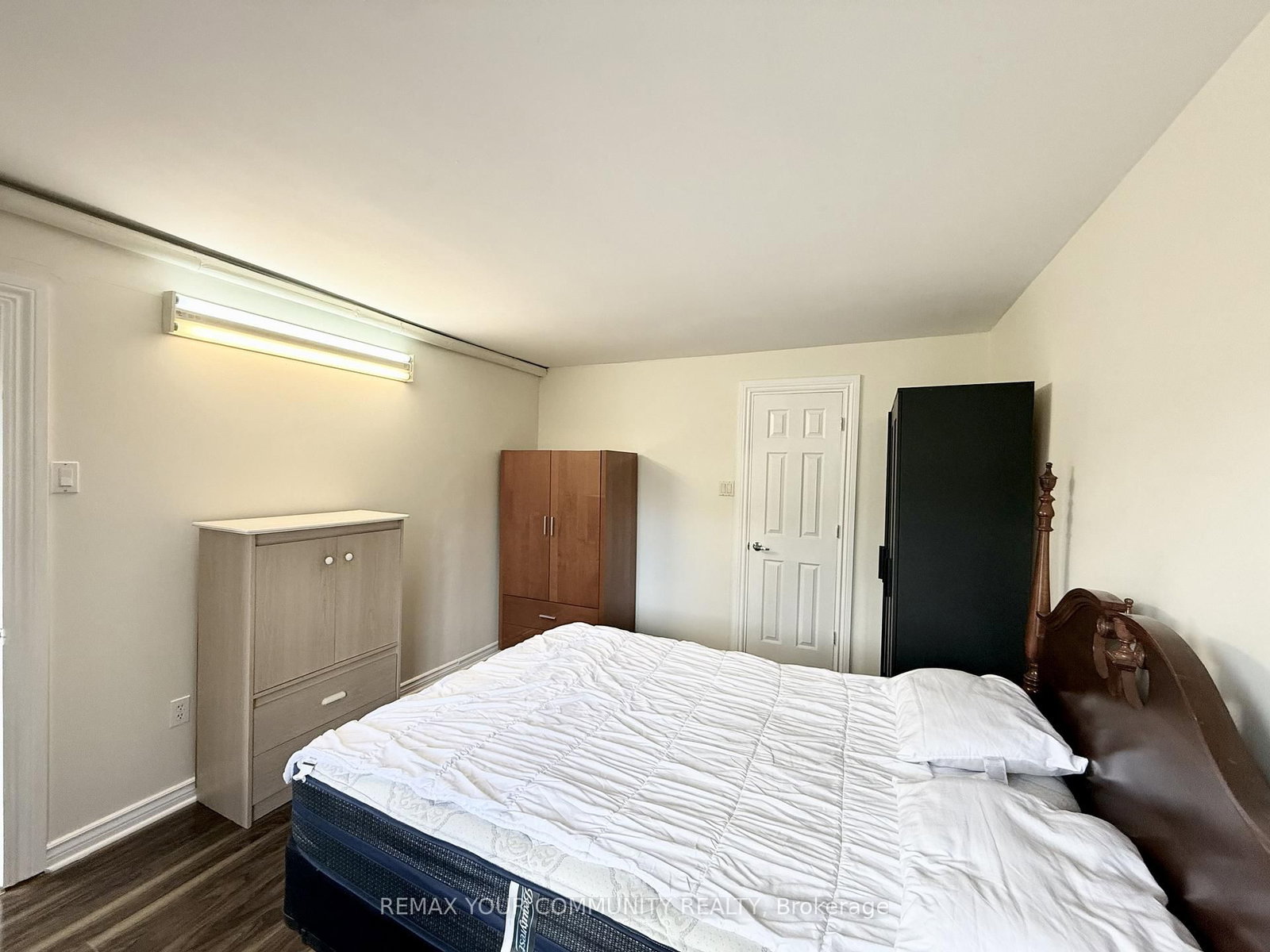 17 Regatta Crescent, Unit Back Unit - Photo 7