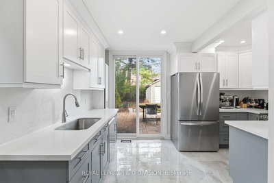Upper - 118 Bogert Ave | Toronto | Image