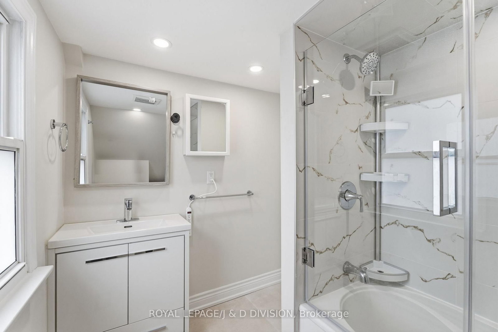 118 Bogert Avenue, Unit Upper - Photo 15