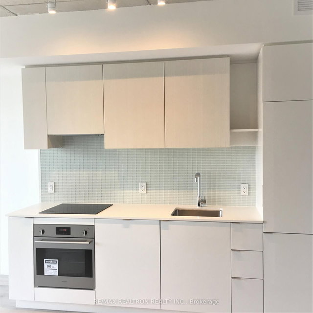 2014 - 161 Roehampton Avenue