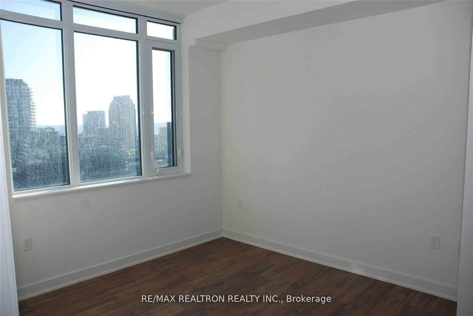 27 Bathurst Street, Unit 1602 - Photo 14