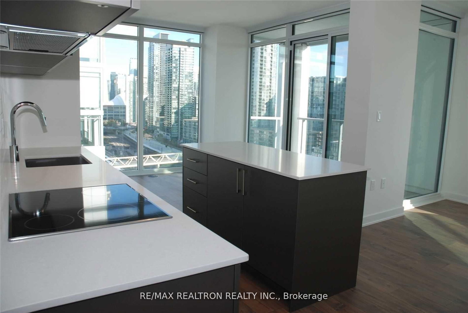 27 Bathurst Street, Unit 1602 - Photo 2