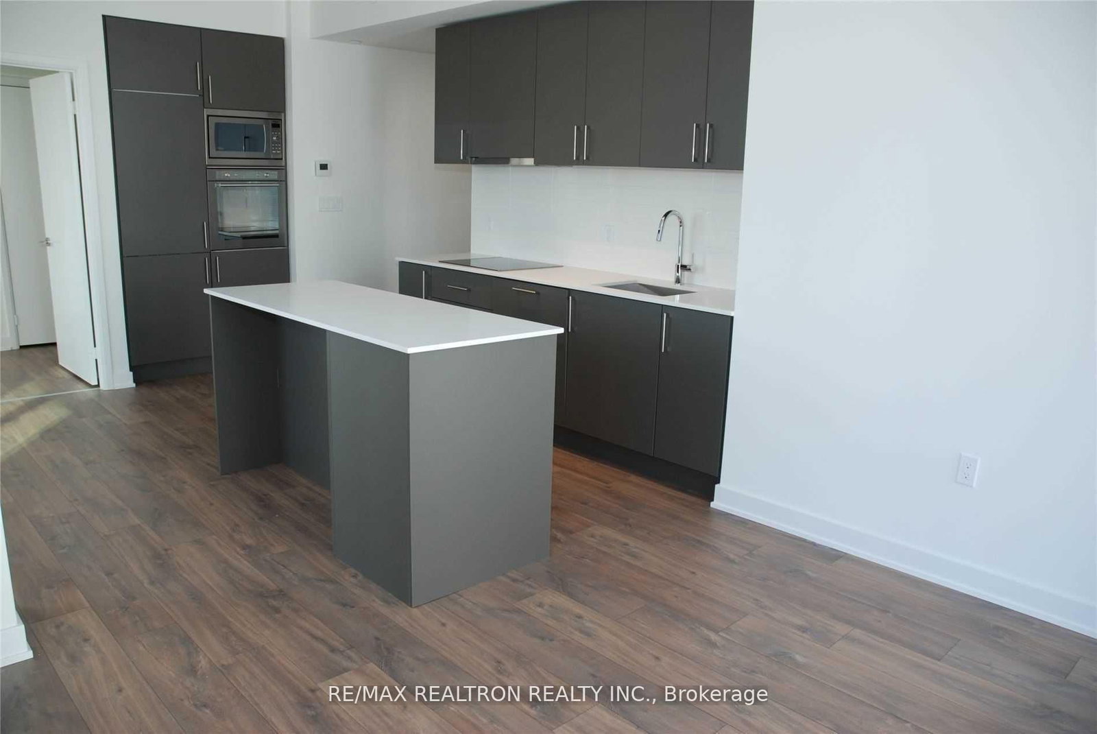 27 Bathurst Street, Unit 1602 - Photo 9