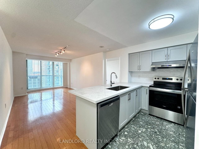 911 - 109 Front Street E