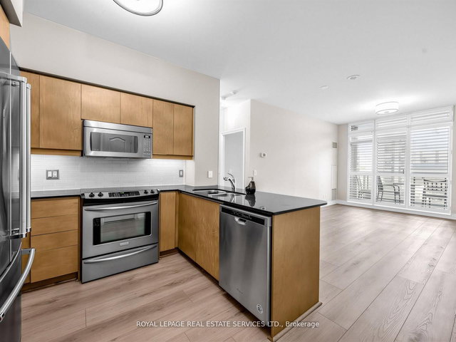 902 - 319 Merton Street