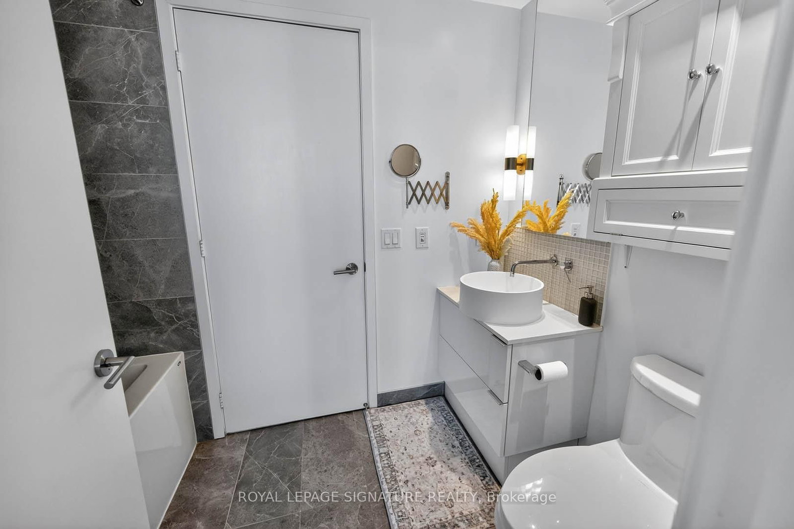 185 Roehampton Avenue, Unit 1110 - Photo 9