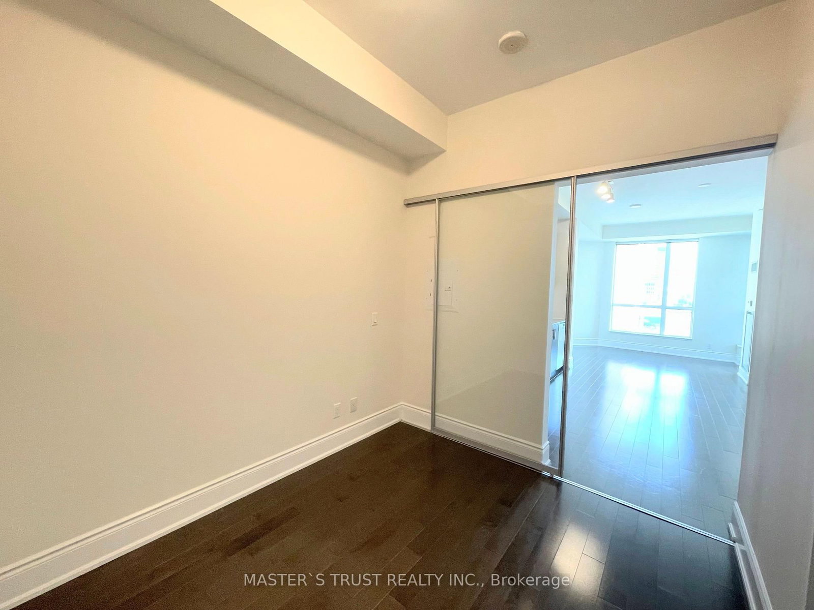 23 Glebe Road W, Unit 917 - Photo 11