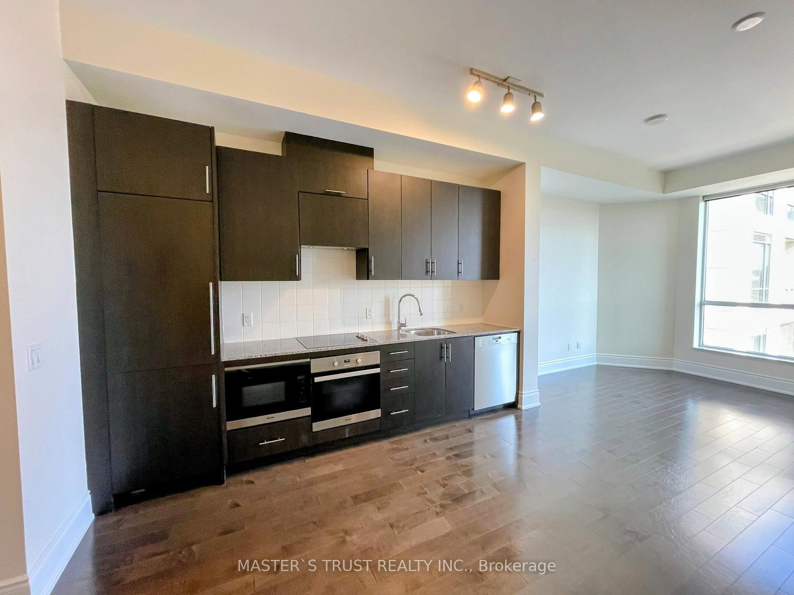 23 Glebe Road W, Unit 917 - Photo 6