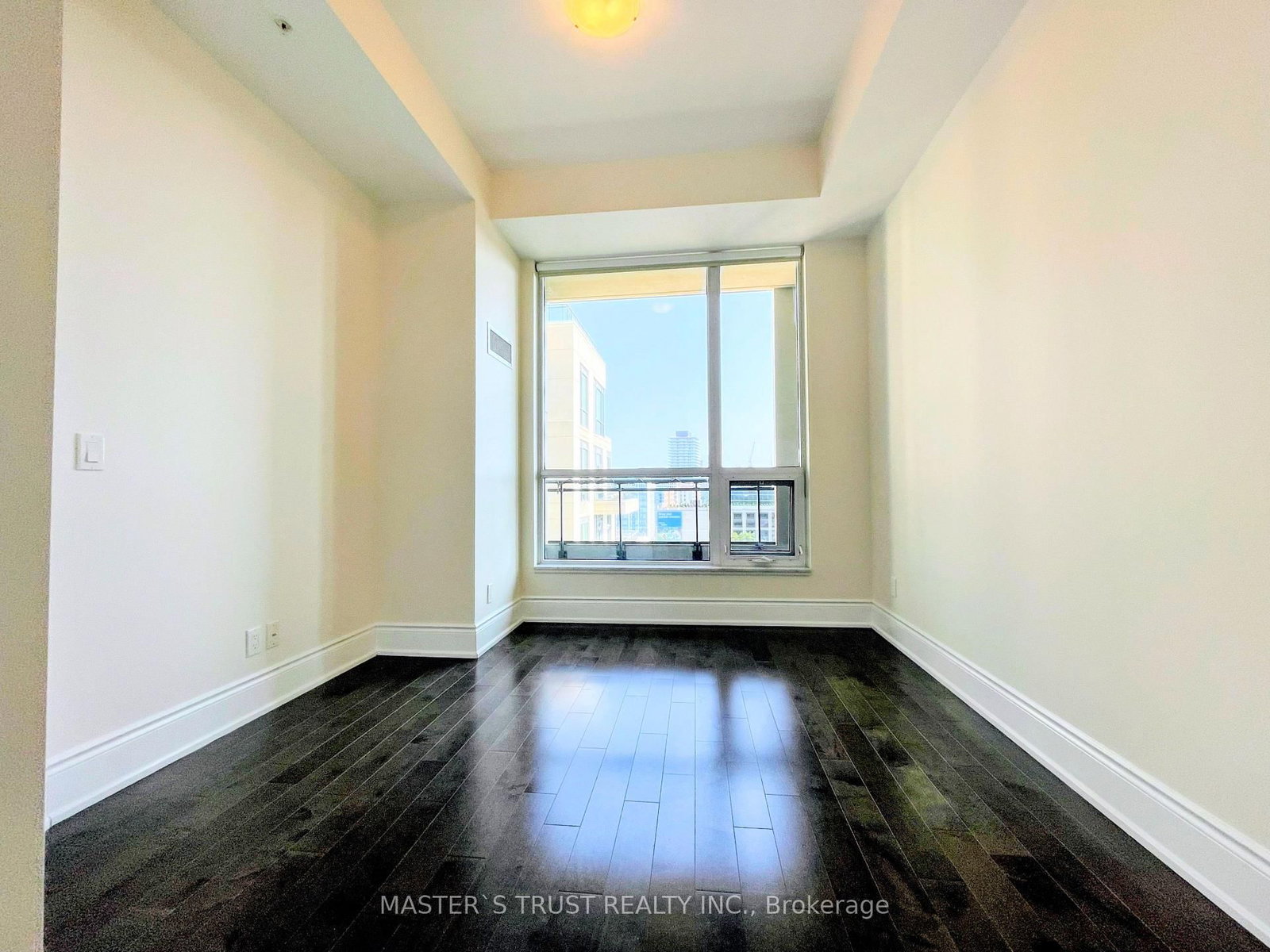 23 Glebe Road W, Unit 917 - Photo 8