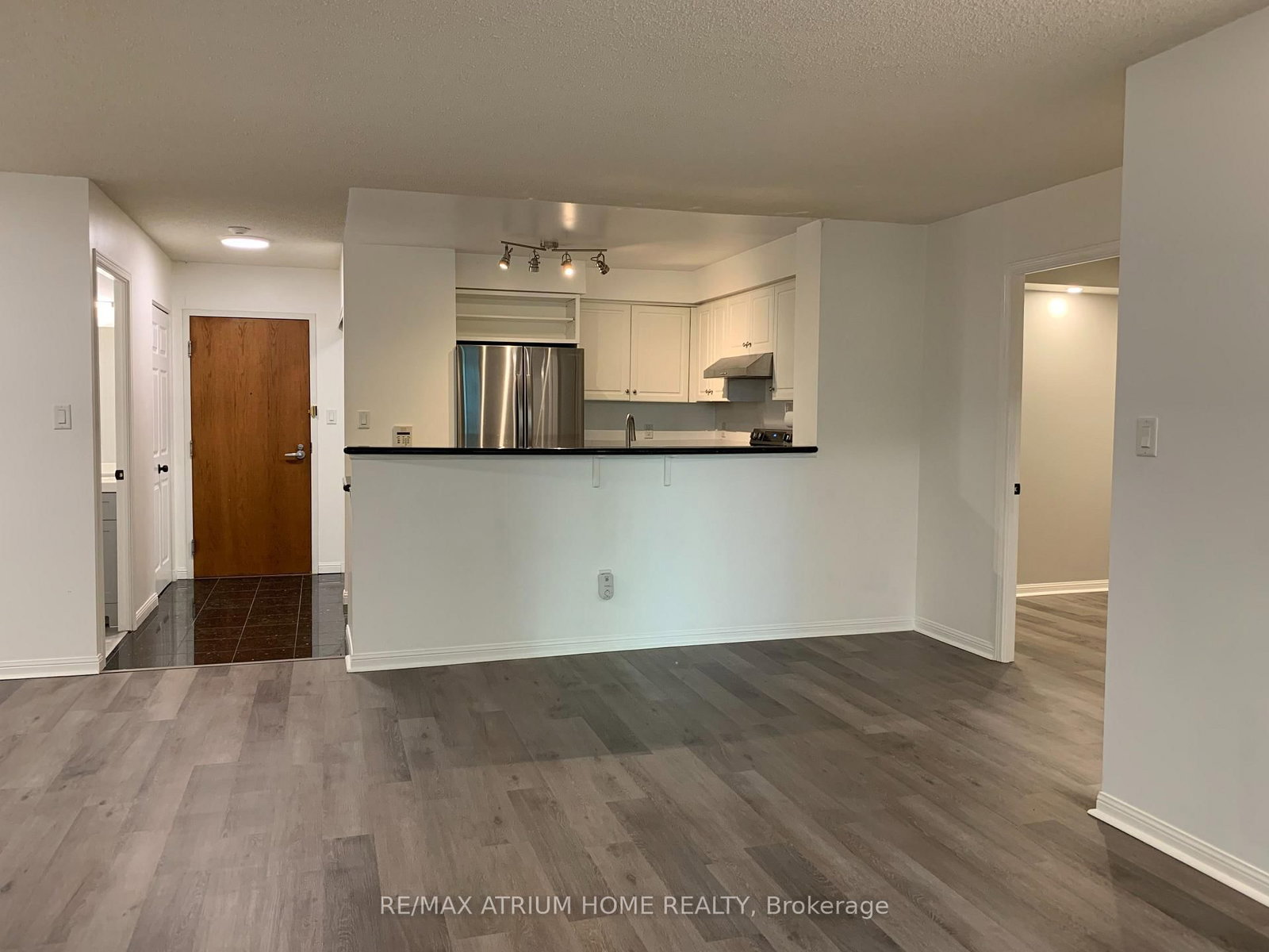 23 Lorraine Drive, Unit 816 - Photo 12