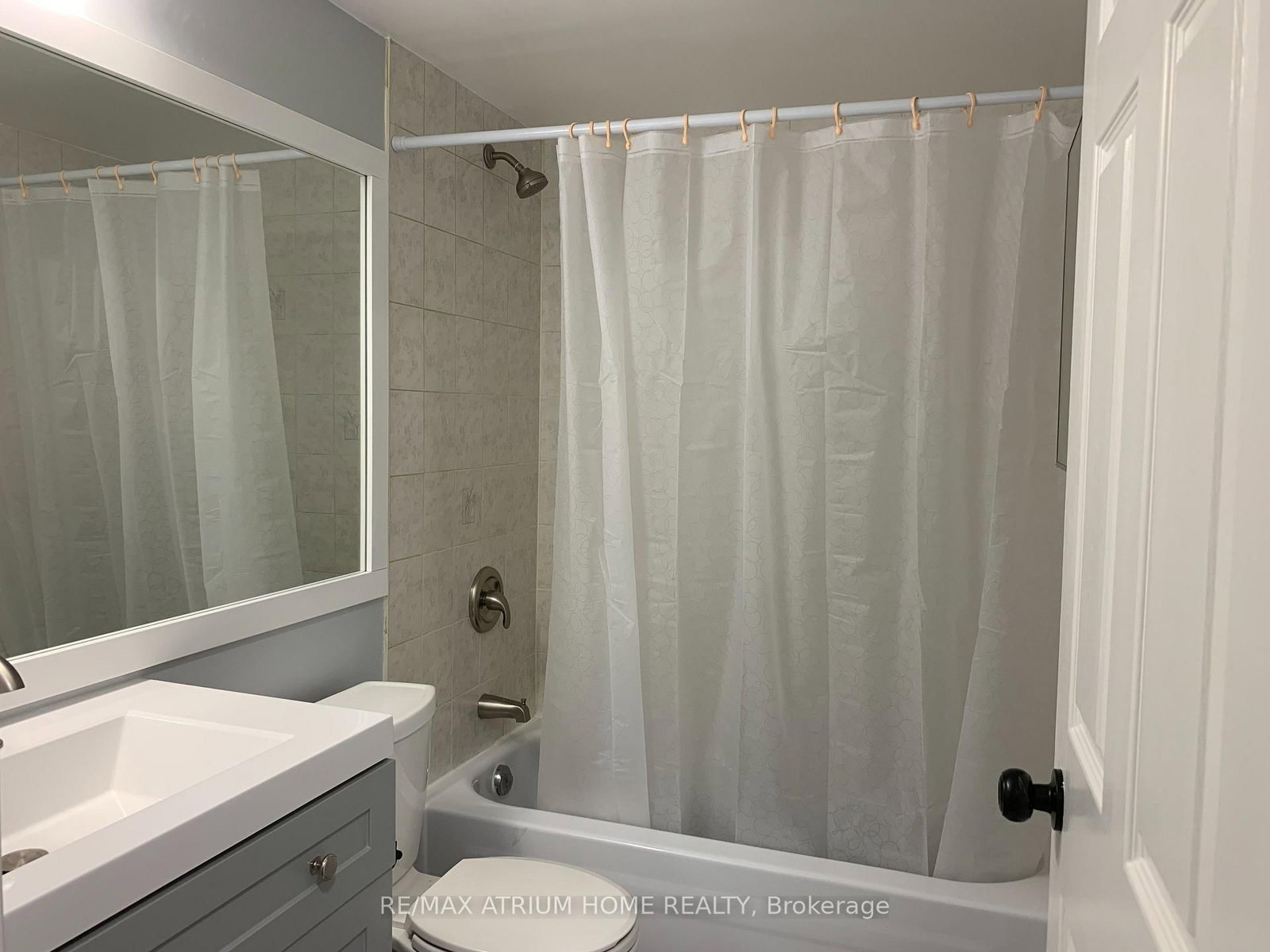 23 Lorraine Drive, Unit 816 - Photo 15