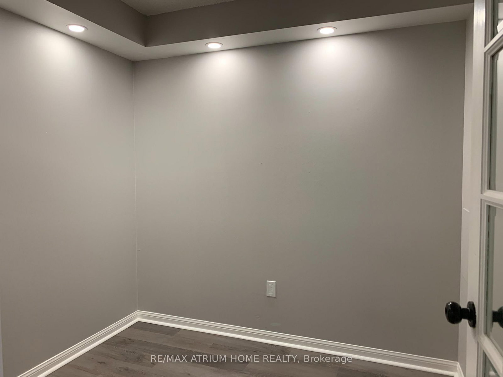 23 Lorraine Drive, Unit 816 - Photo 17