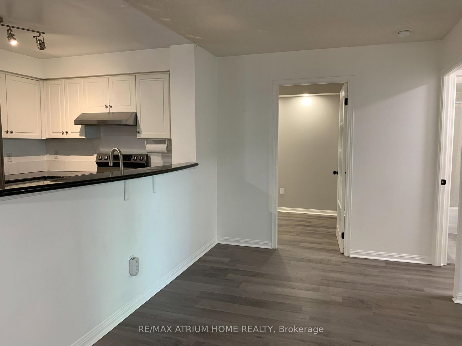 23 Lorraine Drive, Unit 816 - Photo 18