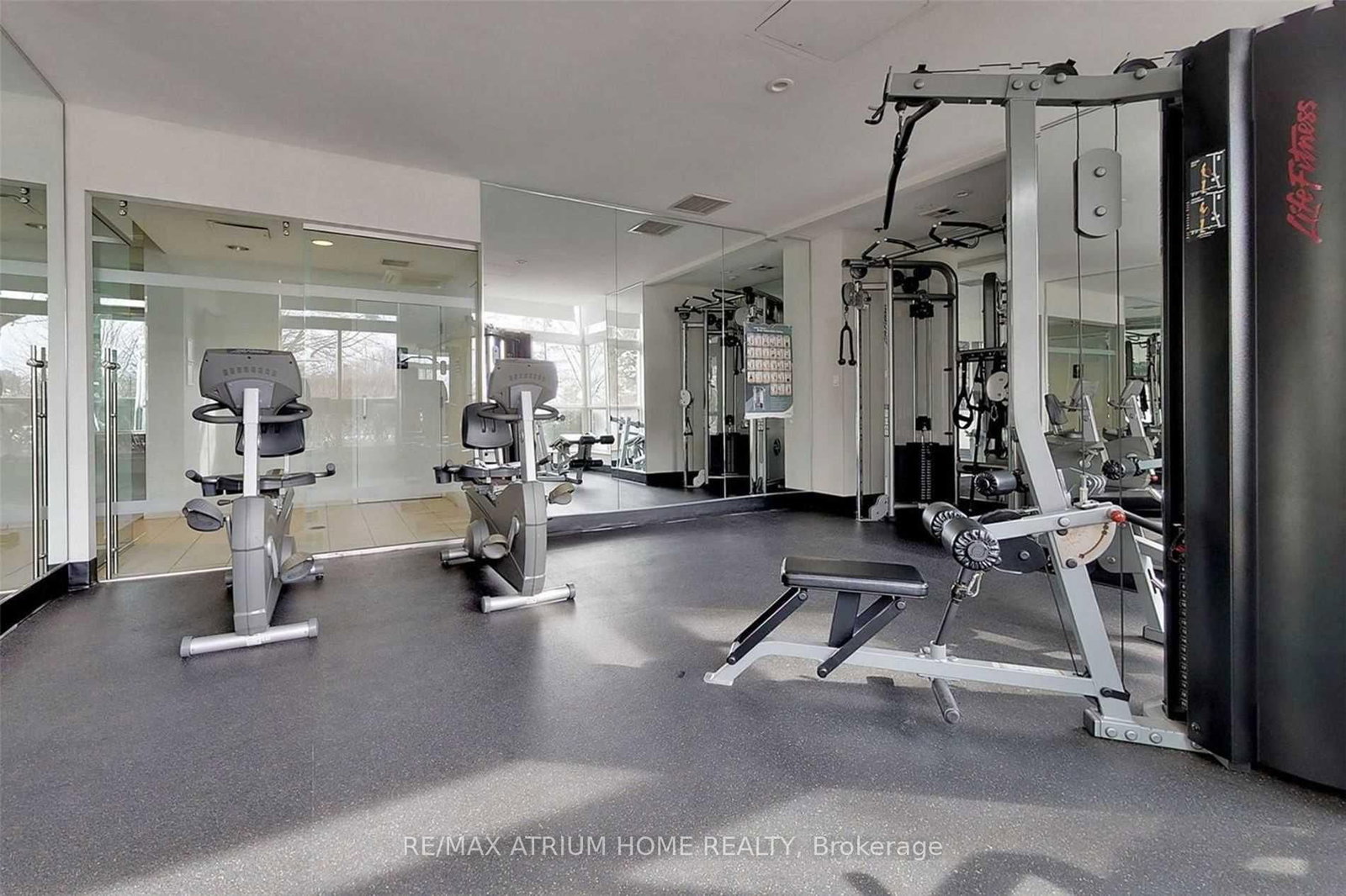 23 Lorraine Drive, Unit 816 - Photo 24