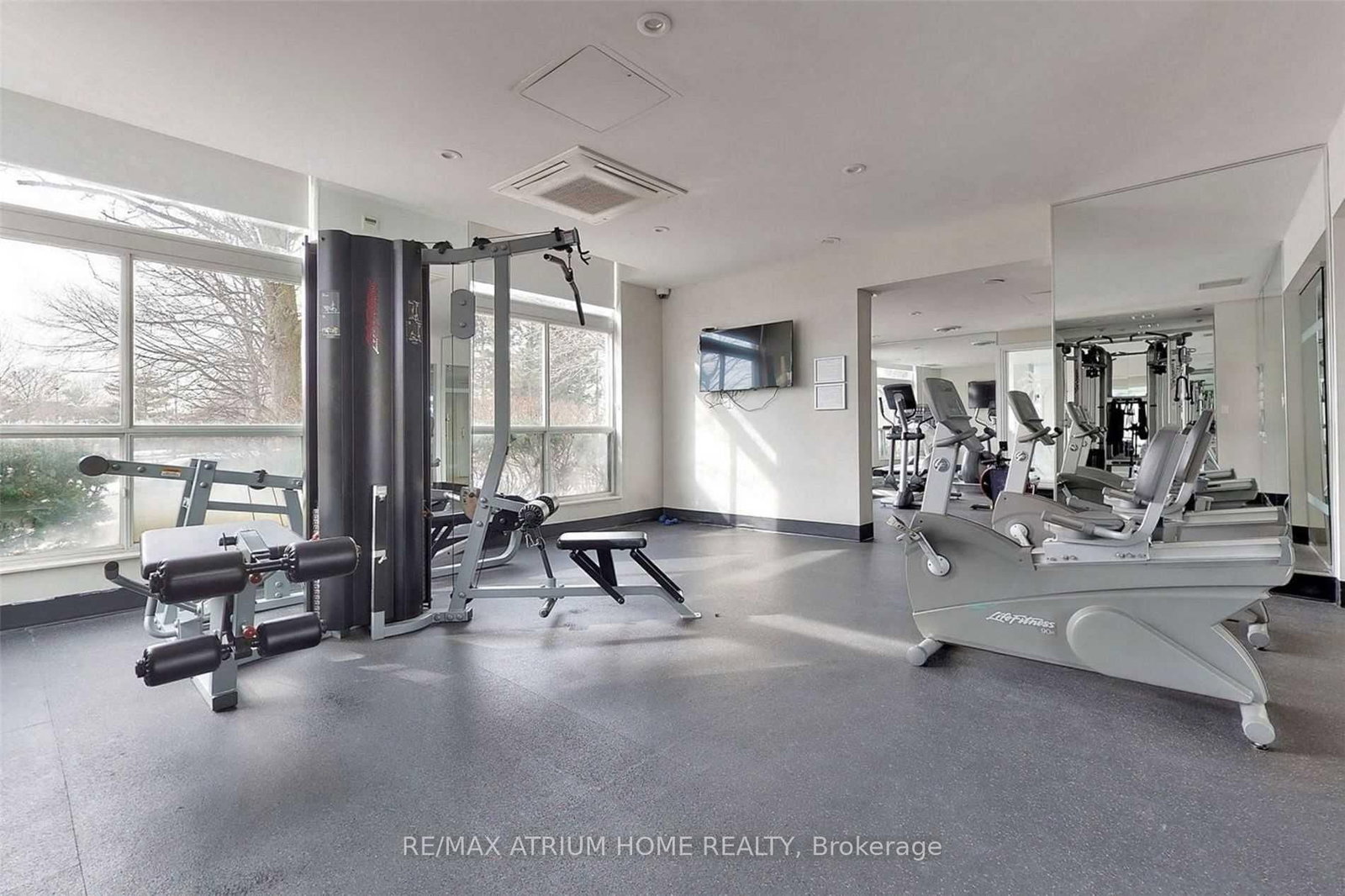 23 Lorraine Drive, Unit 816 - Photo 25