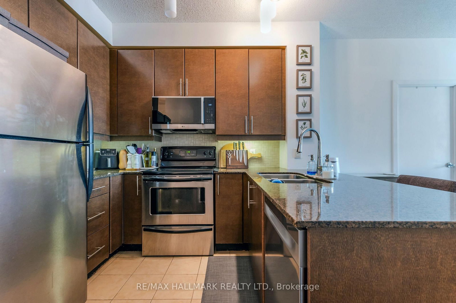 Condo for sale at 2211-18 Harbour Street, Toronto, Ontario, M6J 2Z6 - Waterfront Communities C1 - MLS: C13027698