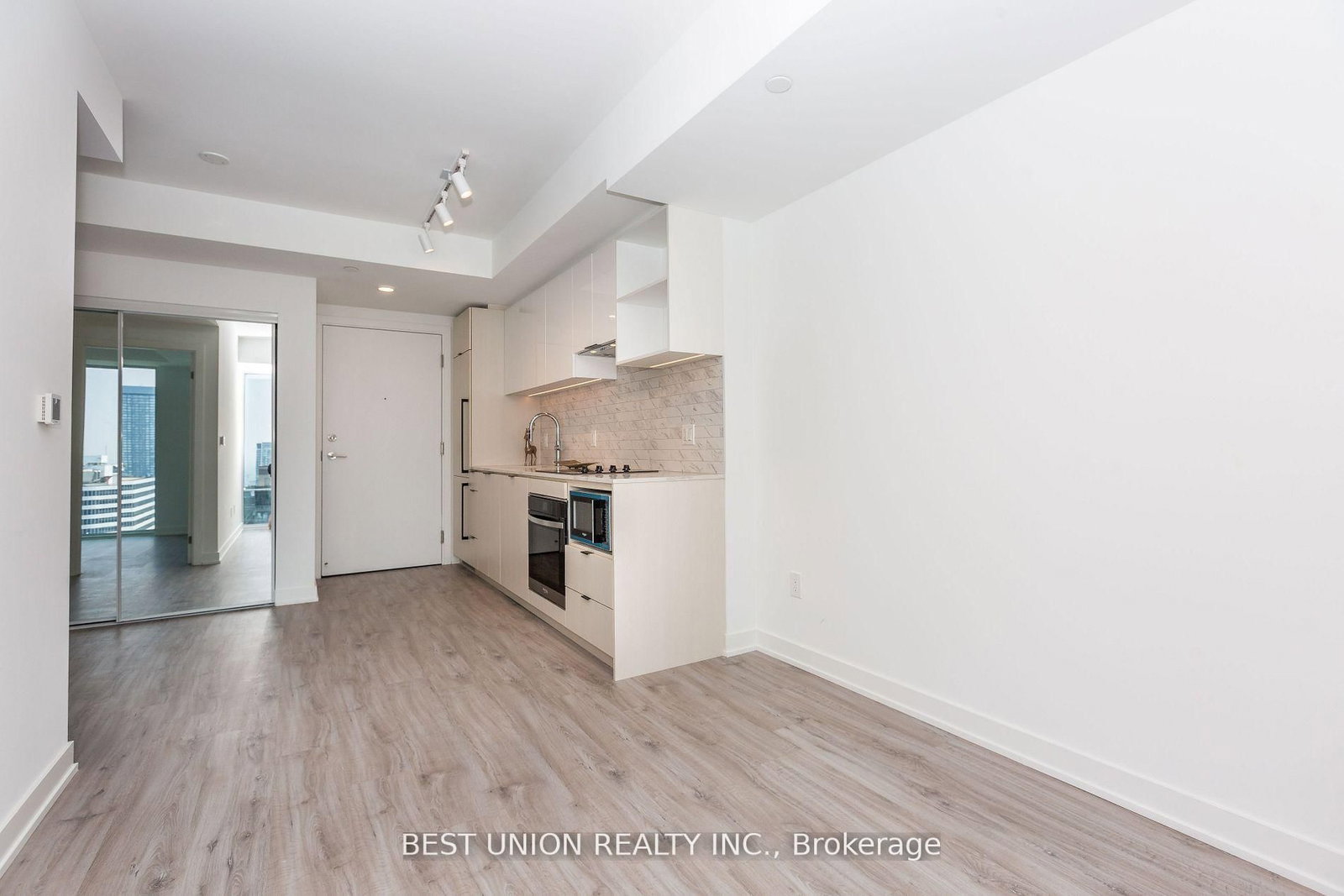 252 E Church Street E, Unit 4816 - Photo 5