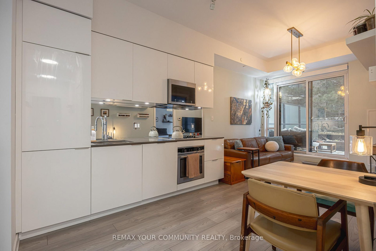 609 Avenue Road, Unit 201 - Photo 10