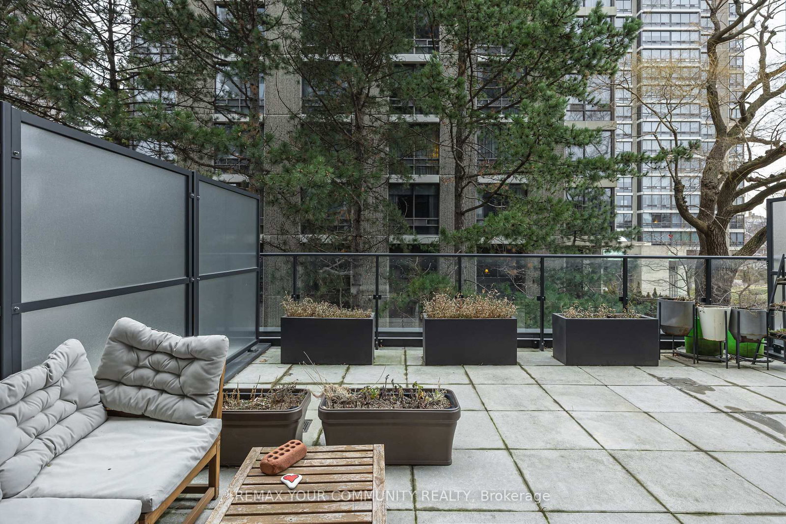 609 Avenue Road, Unit 201 - Photo 23