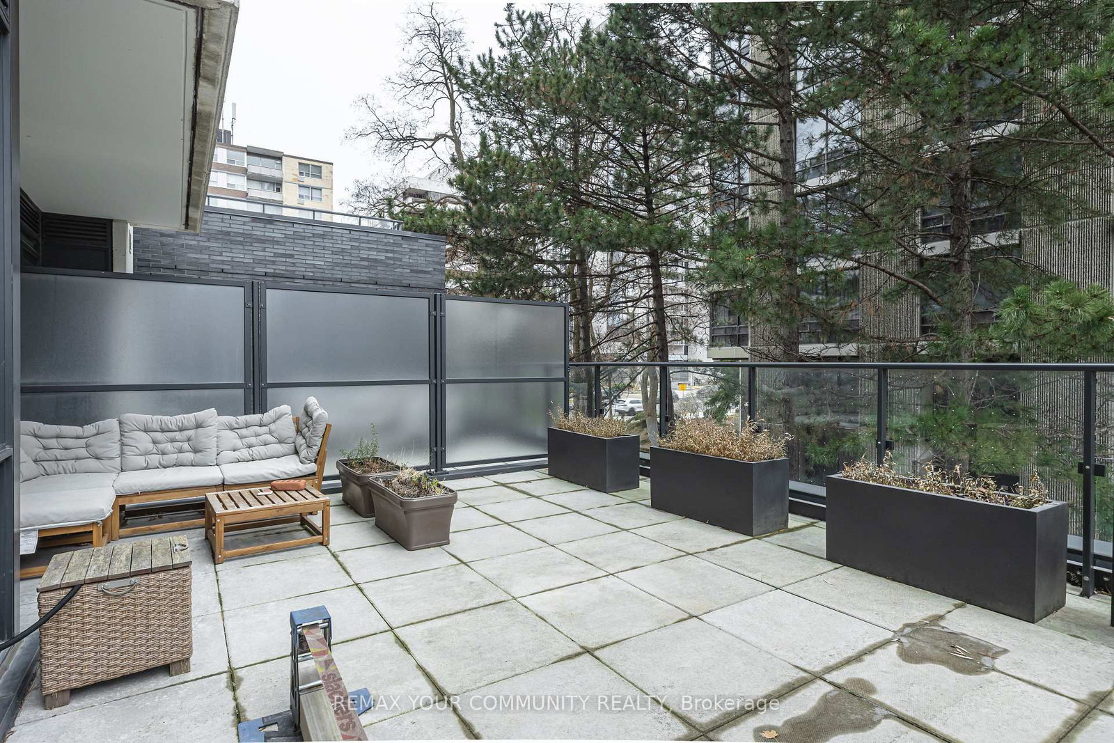 609 Avenue Road, Unit 201 - Photo 26