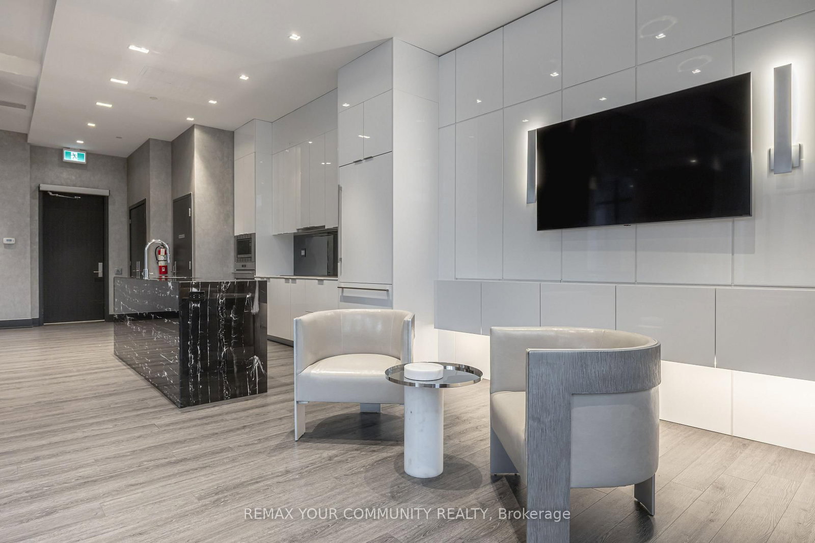 609 Avenue Road, Unit 201 - Photo 34