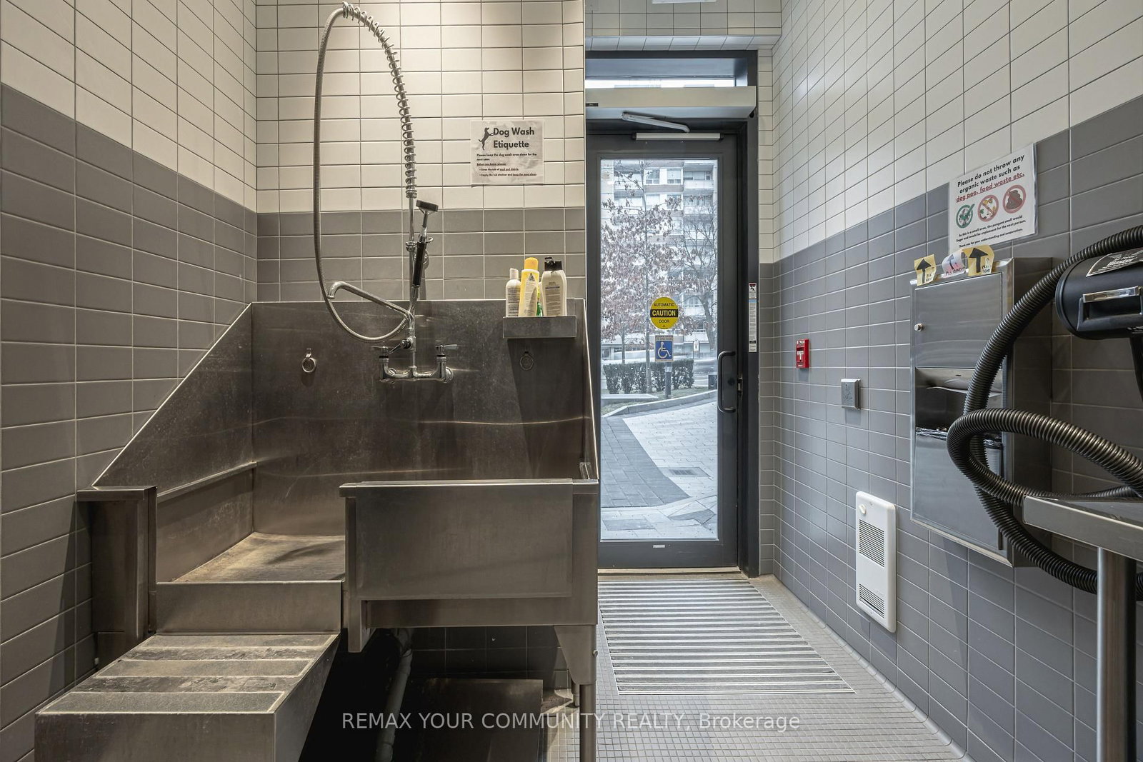 609 Avenue Road, Unit 201 - Photo 38