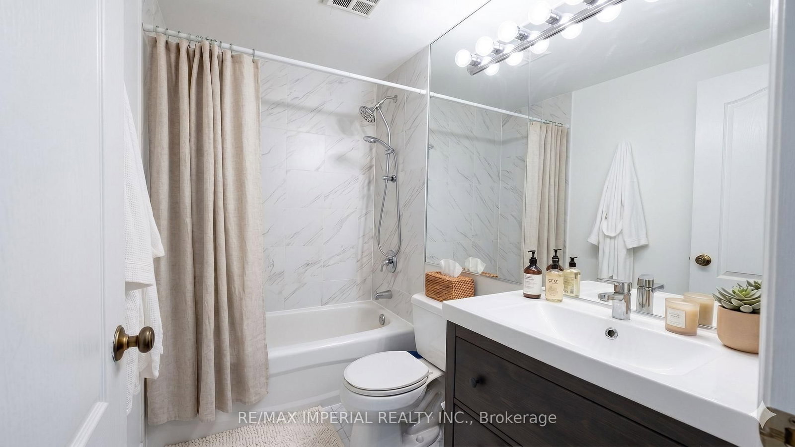 2 Clairtrell Road, Unit RG1 - Photo 15