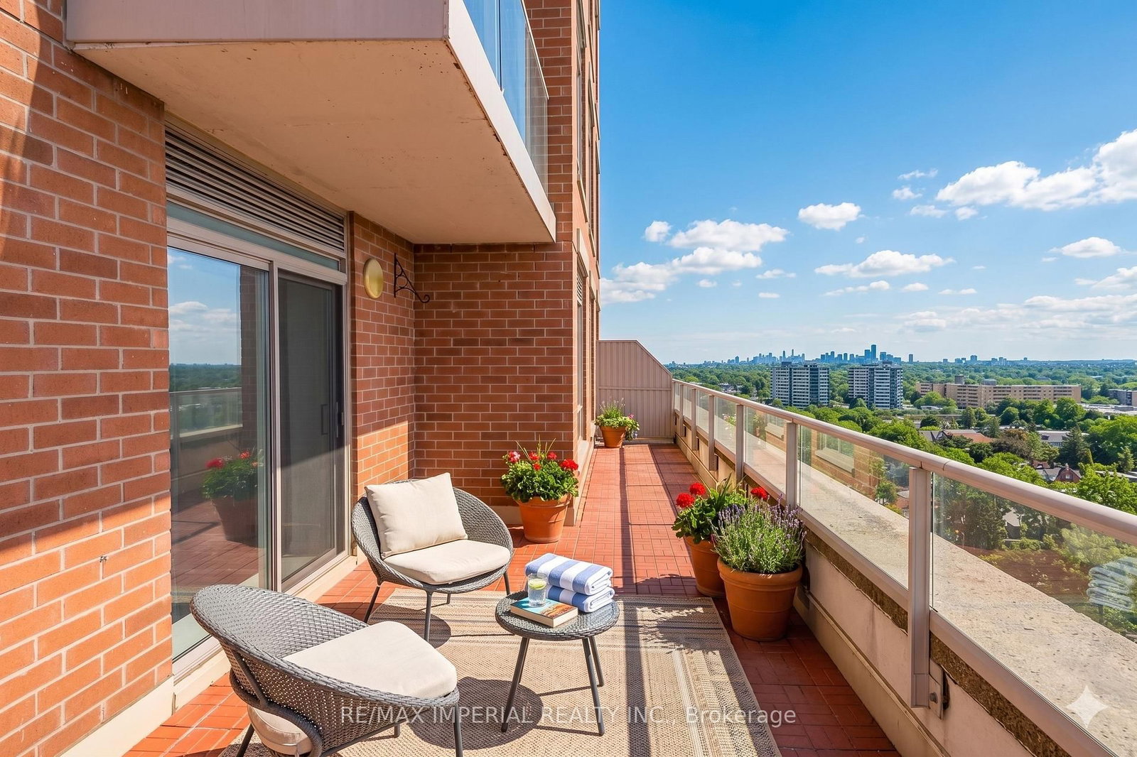 2 Clairtrell Road, Unit RG1 - Photo 18