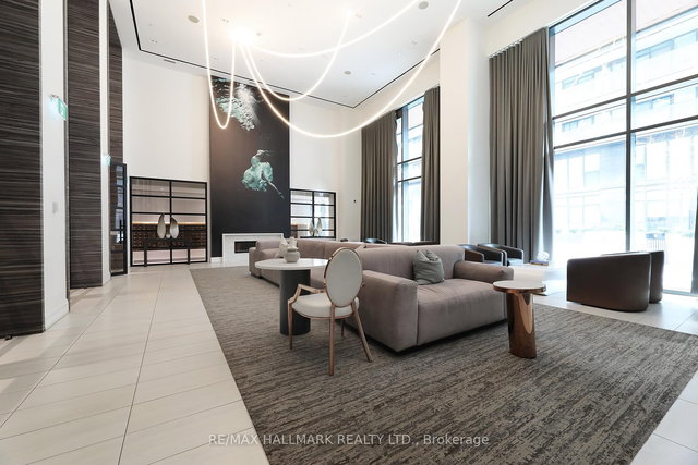 1407 - 39 Roehampton Avenue