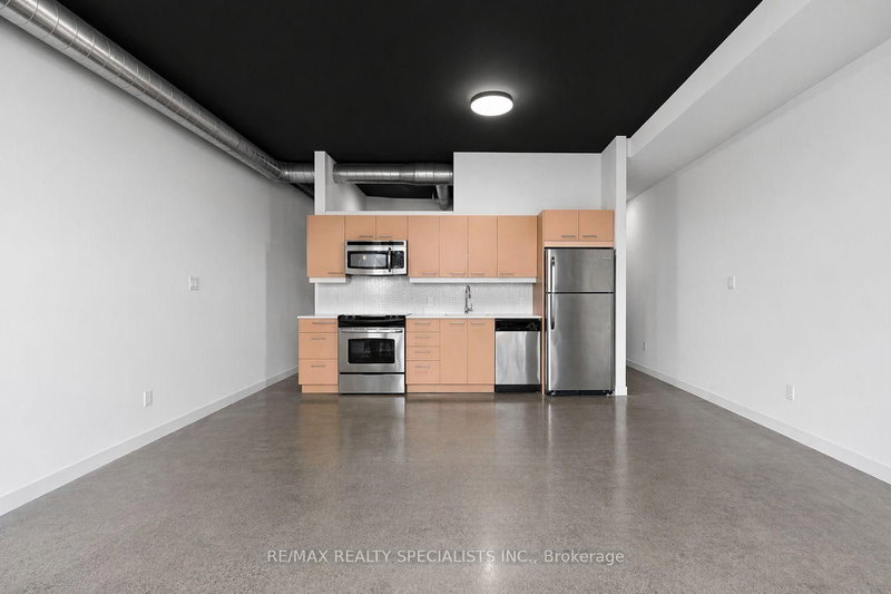 301 - 569 King Street E