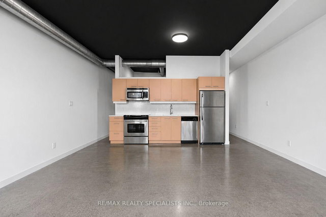 301 - 569 King Street E